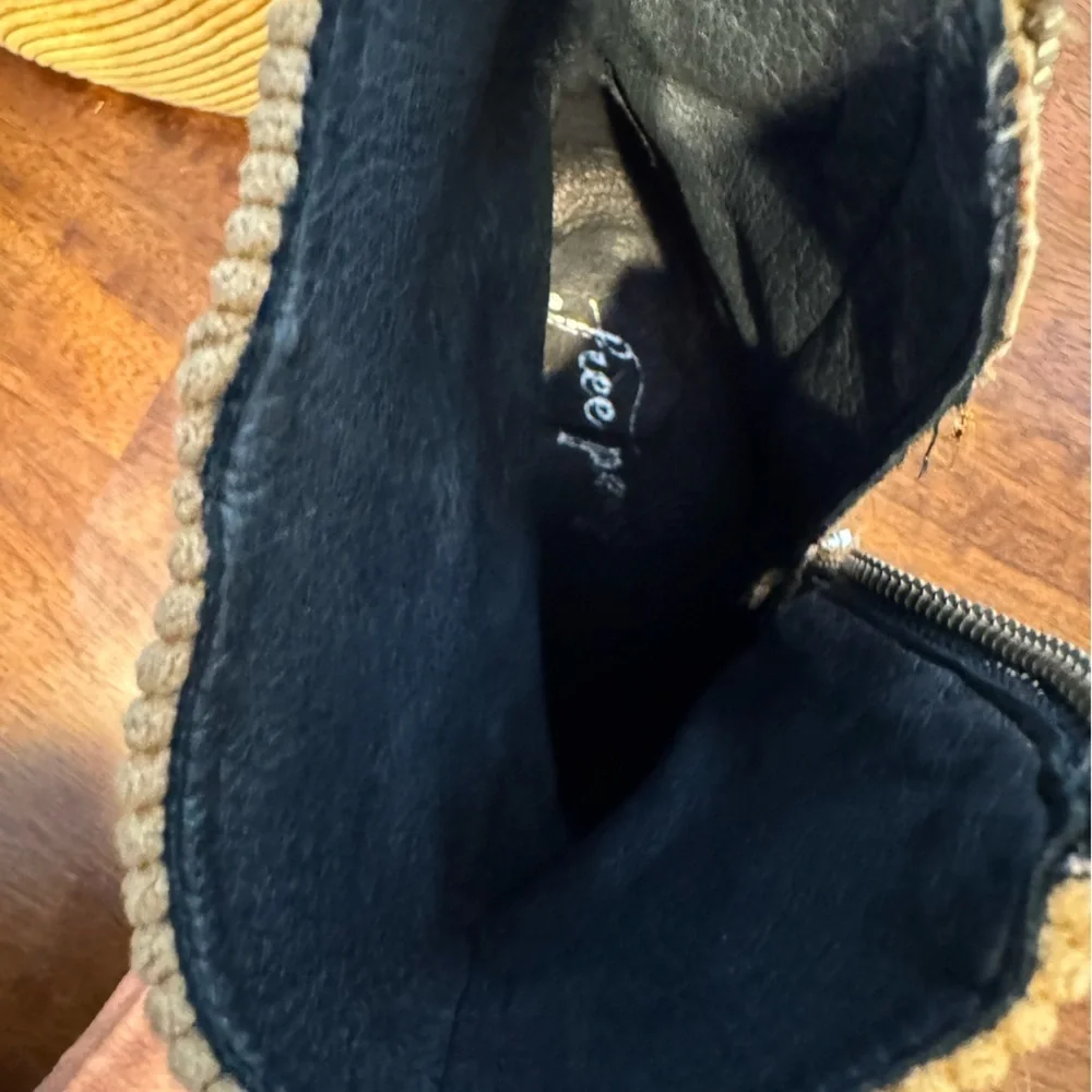 Free People Ariel Ankle Boots Corduroy Size 36EU (5.5US)